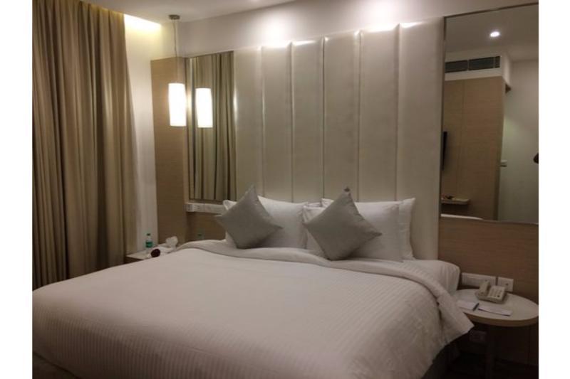 Sarovar Portico Outer Ring Road Bangalore Exteriör bild