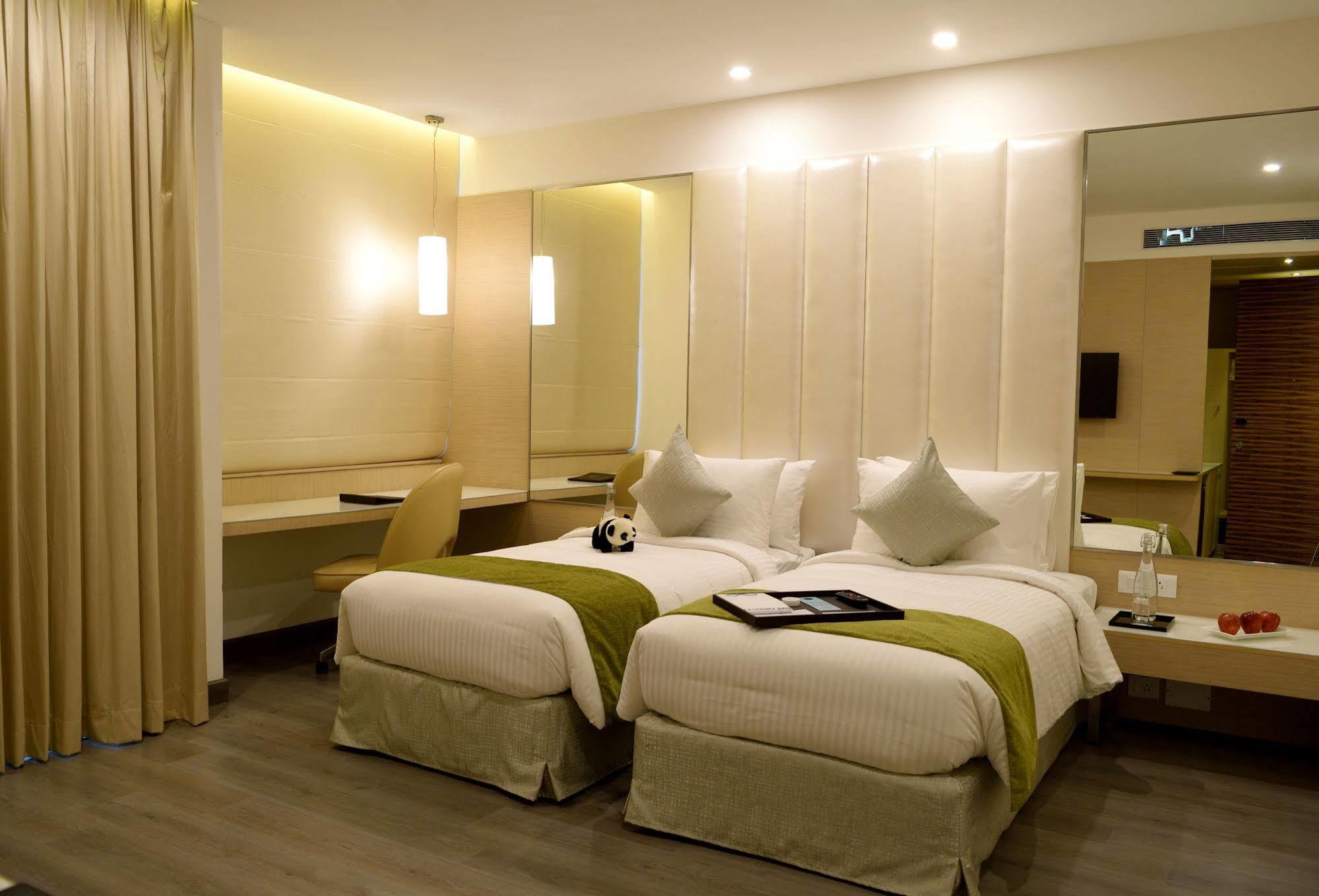 Sarovar Portico Outer Ring Road Bangalore Exteriör bild